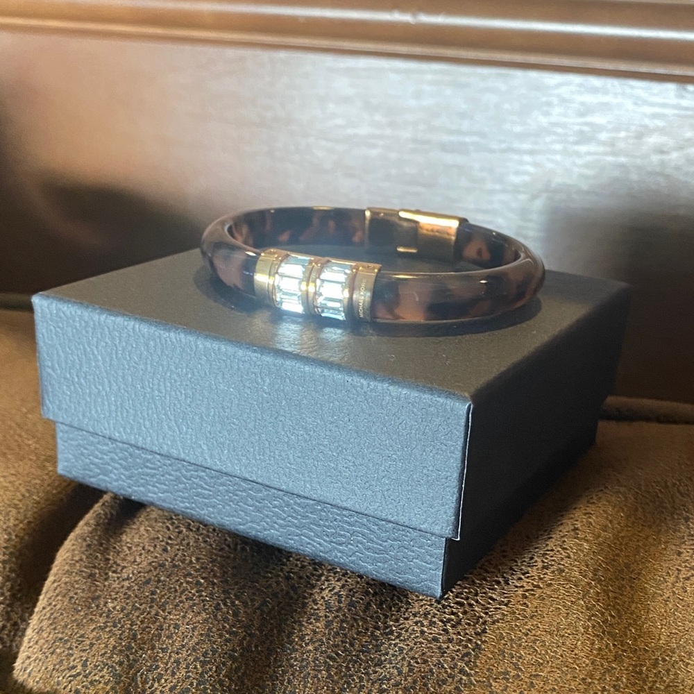 Elegant Brown and Gold Bangle Bracelet